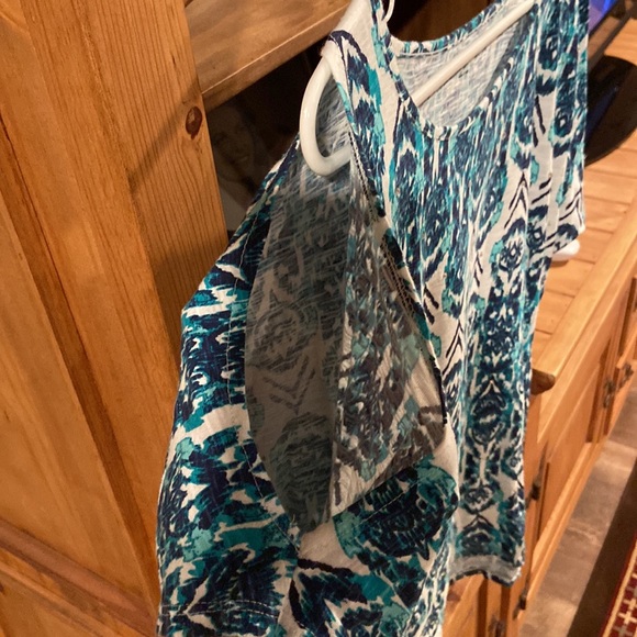 Top - Picture 2 of 3